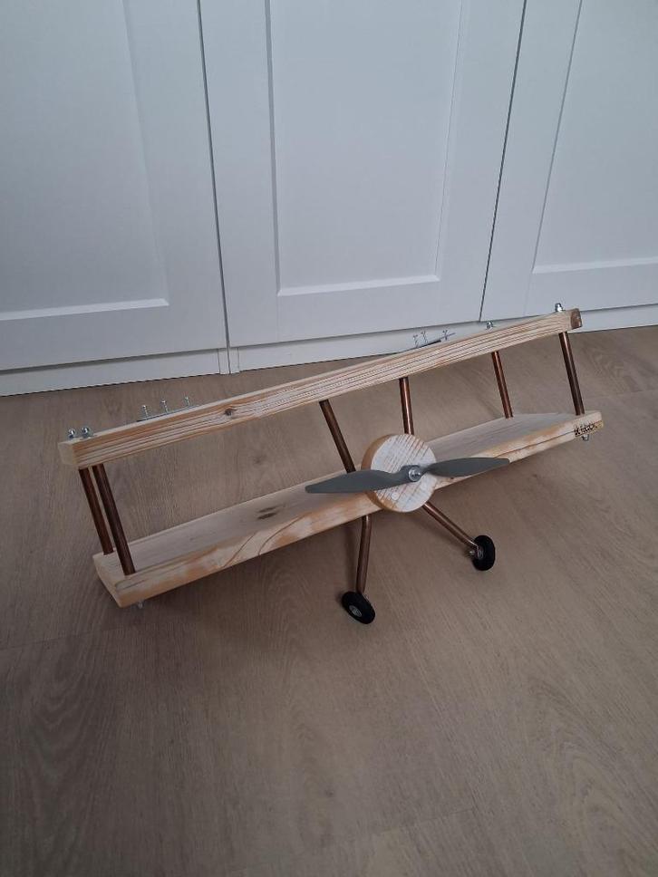Stoere houten wandplank (vliegtuig) kinderkamer, Kinderen en Baby's, Kinderkamer | Inrichting en Decoratie, Zo goed als nieuw
