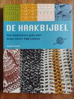 De Haakbijbel - Sarah Hazell, Boeken, Ophalen of Verzenden