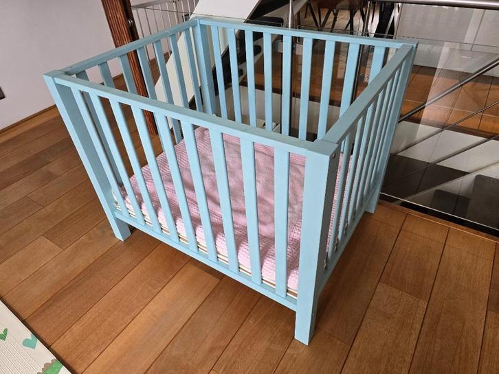 Gratis - Box (Bopita), inclusief box kleed (Koeka), Kinderen en Baby's, Boxen, Gebruikt, Rechthoekig, In hoogte verstelbaar, Ophalen