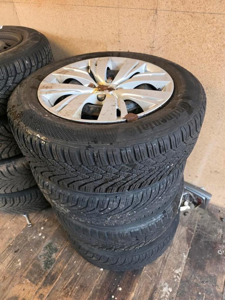 Peugeot 208 stalen velgen met winterbanden en wieldop, Auto-onderdelen, Banden en Velgen, Banden en Velgen, Winterbanden, 15 inch