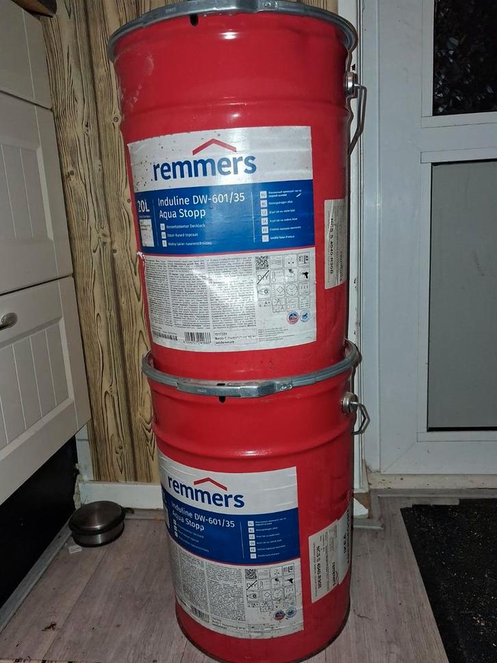 2 blikken blauwe waterproof verf 20L, Doe-het-zelf en Verbouw, Verf, Beits en Lak, Nieuw, Verf, 20 liter of meer, Blauw, Ophalen