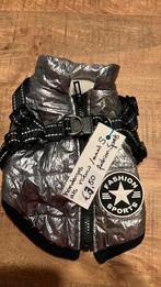 Honden jasje klein met tuigje, Dieren en Toebehoren, Ophalen of Verzenden, Zo goed als nieuw, Hondenjas