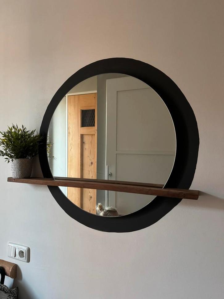 Stijlvolle spiegel met wandplank, Huis en Inrichting, Woonaccessoires | Spiegels, Zo goed als nieuw, 75 tot 100 cm, Minder dan 100 cm