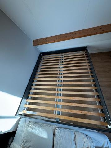 IKEA Bedframe 180x200 - Tweepersoonsbed