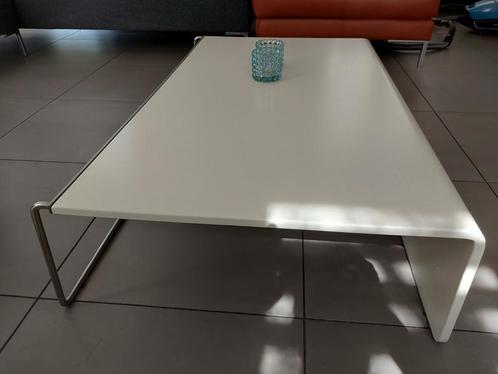 Design salontafel vintage. Roomwit met aluminium buisvoet., Huis en Inrichting, Tafels | Salontafels, Gebruikt, Minder dan 50 cm