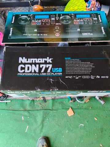 NUMARK CDN77 PROFESSIONELE DUBBELE CD/USB SPELER (NIEUW)  beschikbaar voor biedingen