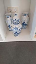 Delfstblauwe vazen molen en boot, Huis en Inrichting, Woonaccessoires | Vazen, Ophalen, Zo goed als nieuw, Aardewerk of Porselein