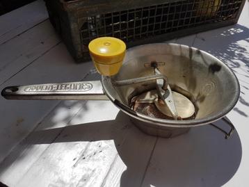 Moulin Legumes Brevette SGDG Made in France "1" pureerzeef beschikbaar voor biedingen