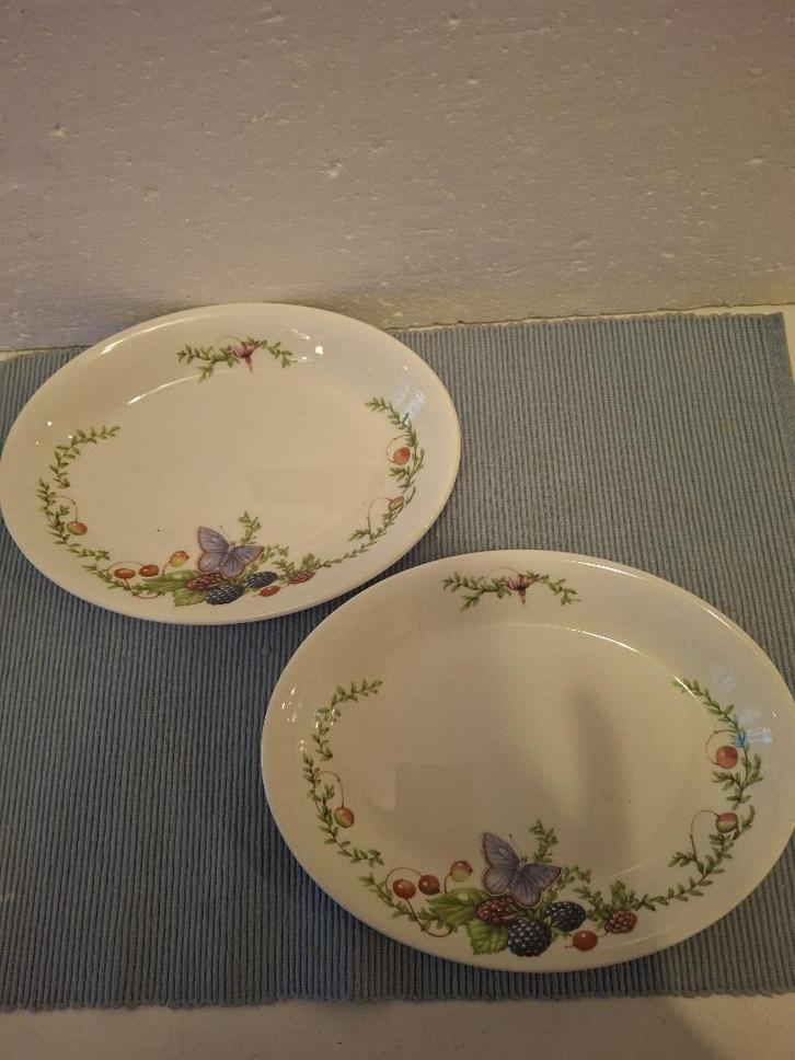 Marjolein Bastin  Bosvruchten - 2 ovale aardewerk schaaltjes, Antiek en Kunst, Antiek | Servies los, Ophalen of Verzenden