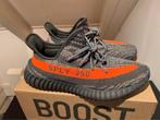 adidas Yeezy Boost 350 V2 'Carbon Beluga' maat 45 1/3, Ophalen of Verzenden, Zo goed als nieuw, Overige kleuren