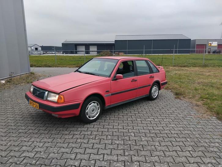 Volvo 440 2.0 GLI E2 1993 Rood, Auto's, Volvo, Bedrijf, Benzine, Hatchback, Handgeschakeld, Origineel Nederlands, Rood, Voorwielaandrijving