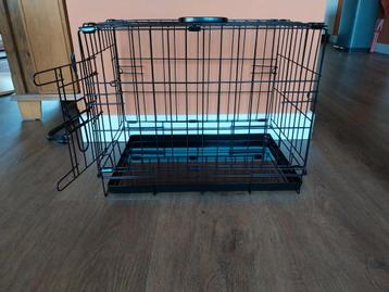 2 hondenbenches 47l x 30b x 38h  (ook apart te koop) beschikbaar voor biedingen