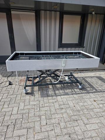 Lima 1000 zorgbed / verpleegbed / hoog laag bed beschikbaar voor biedingen