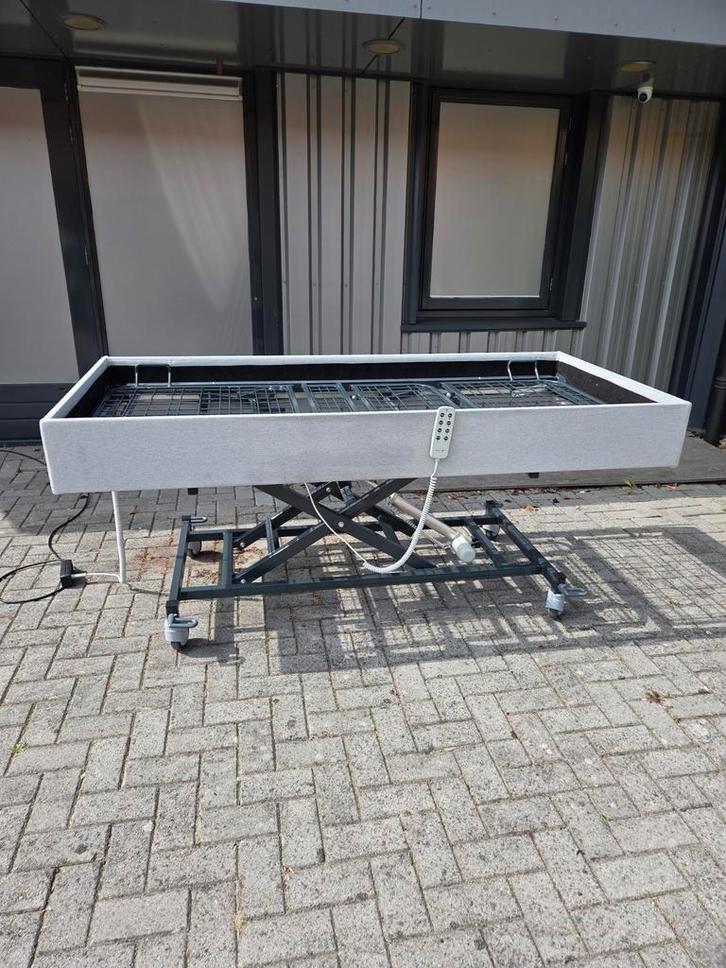 Lima 1000 zorgbed / verpleegbed / hoog laag bed, Diversen, Verpleegmiddelen, Ophalen