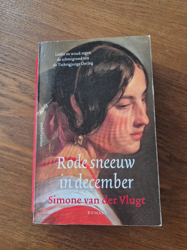 Rode sneeuw in december, Simone van der Vlugt, Boeken, Ophalen of Verzenden, Gelezen, Simone van der Vlugt