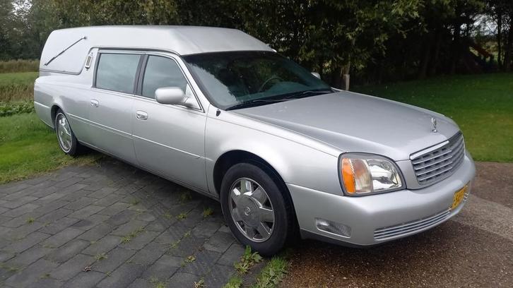 Rouwauto begrafenisauto Cadillac Hearse 2001, Auto's, Cadillac, Particulier, Benzine, Geïmporteerd, Zilver of Grijs, Ophalen