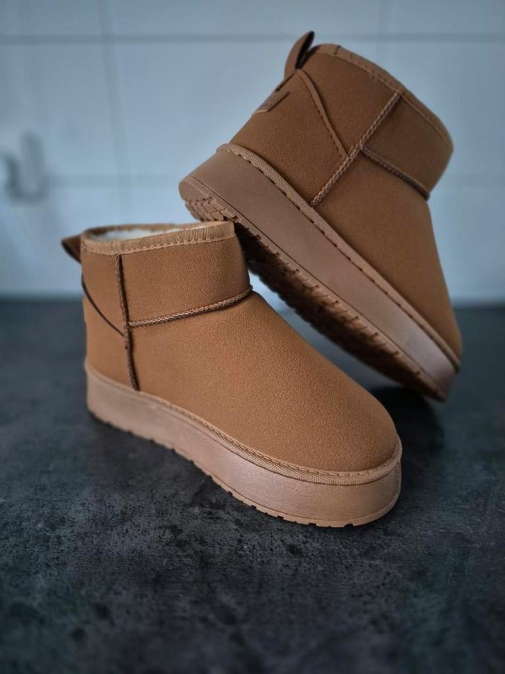 Nieuwe bruine UGGs maat 40, Kleding | Dames, Schoenen, Nieuw, Bruin, Ophalen of Verzenden