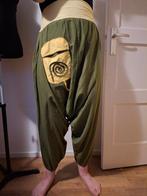 Groene harembroek met beige spiraal appliqués -(129.), Maat 38/40 (M), Anneonline, Steenbergen, Shop@wesell4u.nl