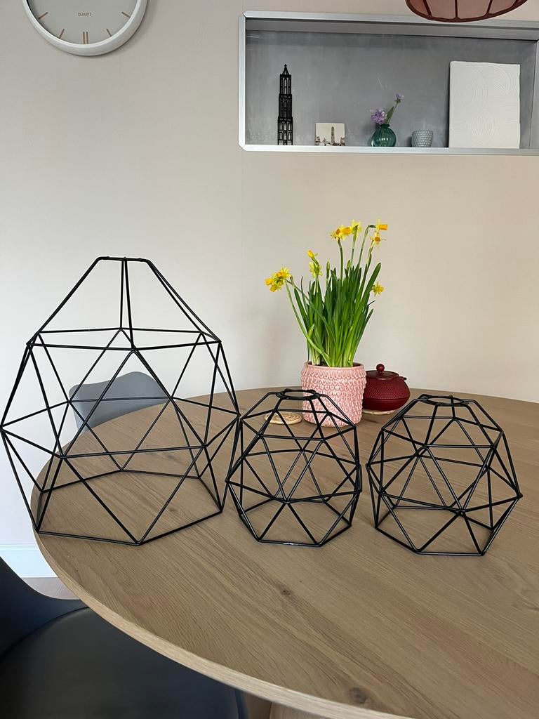 Zwarte stalen lampenkappen, 1 groot en 2 klein. Ikea, Ophalen, Zo goed als nieuw, Rond, 25 tot 50 cm