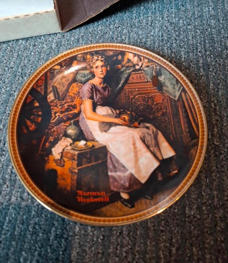 Porseleinen bord "Dreaming in the attic" by Norman Rockwell, Antiek en Kunst, Antiek | Wandborden en Tegels, Ophalen of Verzenden