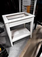 Wit bijzettafeltje met glazen plaat, Huis en Inrichting, Tafels | Bijzettafels, Ophalen, Zo goed als nieuw, Rechthoekig, Minder dan 55 cm
