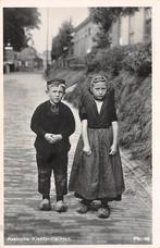 Axel Kinderen in klederdracht Ph. 45 1933 Zeeuws-Vlaanderen, Verzamelen, Zeeland, Gelopen, Ophalen of Verzenden, 1920 tot 1940