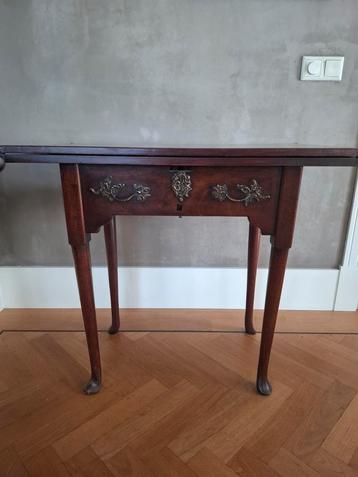 Zeer bijzonder Hollands 18e eeuws Rococo uitklap wandtafel.  beschikbaar voor biedingen