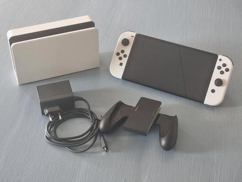 Zeer mooie Nintendo Switch OLED 64GB. Ook games beschikbaar, Spelcomputers en Games, Spelcomputers | Nintendo Switch, Zo goed als nieuw