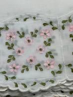 Grote partij kant en valletjes in romantische stijl, Ophalen, 120 cm of meer, Wit, 200 cm of meer