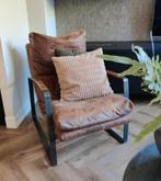 Prachtige leren met staal. Fauteuil, stoel, Huis en Inrichting, Fauteuils, Ophalen, Zo goed als nieuw, 75 tot 100 cm, 50 tot 75 cm