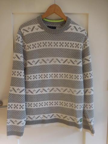 trui. Maat M. Wit/grijs. Angelo Litrico. Lengte 70 cm.  beschikbaar voor biedingen