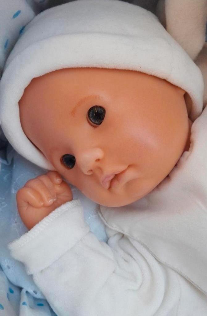 Levensechte "reborn" pop babypop + accessoires (+ evt wieg), Verzamelen, Poppen, Zo goed als nieuw, Pop, Ophalen of Verzenden