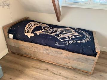 Steigerhout bed eenpersoons  beschikbaar voor biedingen