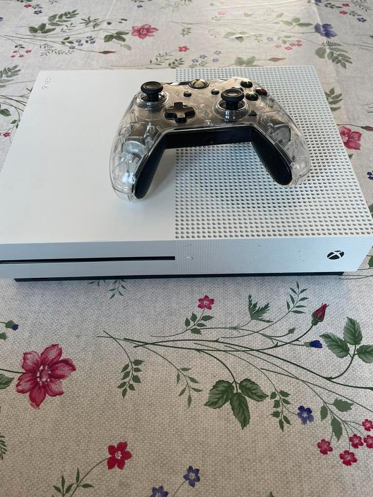 Xbox one s, Spelcomputers en Games, Spelcomputers | Xbox One, Zo goed als nieuw, Xbox One S, 1 TB, Met 1 controller, Met games