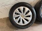 Volkswagen Seat Skoda 15 inch stalen velgen met winterbanden, Auto diversen, Wieldoppen, Ophalen of Verzenden