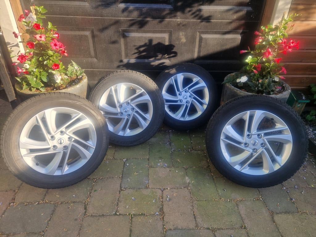 Nissan Qashqai Velgen met Winterbanden 17 inch, Auto-onderdelen, Banden en Velgen, Ophalen, Banden en Velgen, 17 inch, Winterbanden
