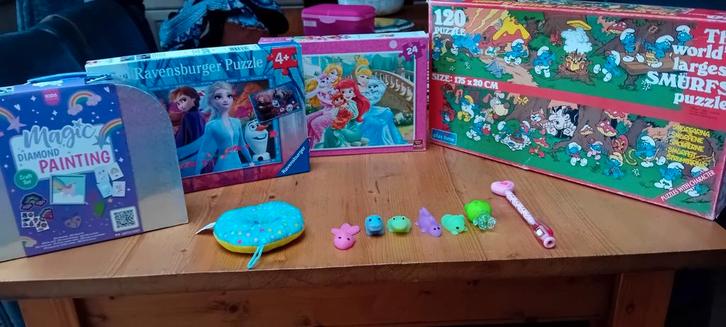 Speelgoed verzameling: Puzzels, poppen, Diamond Painting, Boeken, Kinderboeken | Jeugd | onder 10 jaar, Zo goed als nieuw, Fictie algemeen