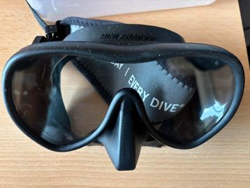 Oceanic Shadow Mini Duikmasker beschikbaar voor biedingen
