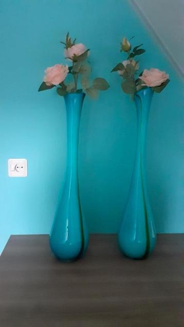 2 Vloervazen incl .bloemen (60cm hoog) beschikbaar voor biedingen