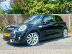 Mini 2.0 Cooper S Chili Serious Business | PANO | Leer |, Auto's, Voorwielaandrijving, Zwart, 4 stoelen, Zwart