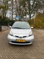 Toyota Aygo 1.0 12V Vvt-i 5DRS MMT 2008 Grijs, Auto's, Toyota, Stof, Zwart, 4 stoelen, Particulier