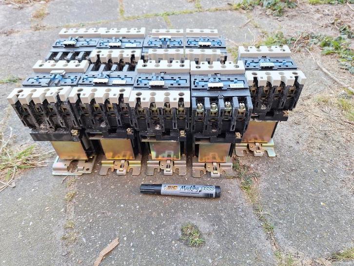 Contactors etc. Grote partij professioneel schakelmateriaal, Doe-het-zelf en Verbouw, Elektra en Kabels, Gebruikt, Schakelaar