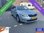 Skoda Octavia Combi 1.6 TDI DSG Elegance Businessline, Auto's, Euro 5, Lichtsensor, Gebruikt, 4 cilinders