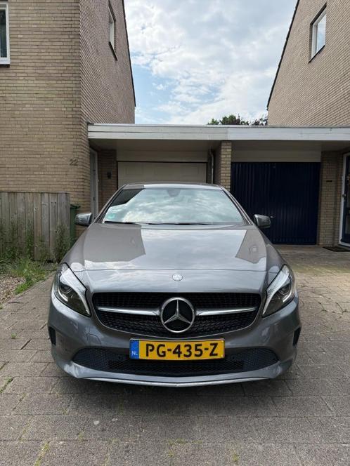 Mercedes-Benz A-Klasse A180 122pk 7G-DCT 2017 Grijs, Auto's, Mercedes-Benz, Particulier, A-Klasse, ABS, Achteruitrijcamera, Airbags