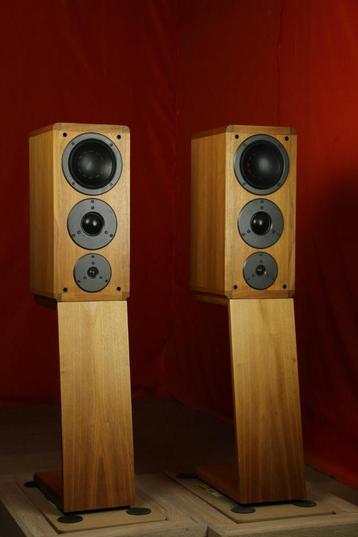 Dynaudio Compound 3 TRADE.INRUIL + stands* Nieuwe randen* beschikbaar voor biedingen