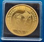 Penning Willem-Alexander & Máxima - 10 jaar Koning 2023, Postzegels en Munten, Penningen en Medailles, Verzenden, Overige materialen