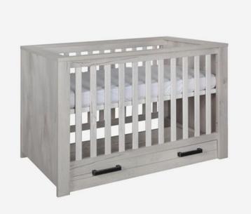 Houten Ledikant met Lade beschikbaar voor biedingen