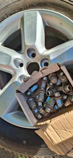 Wielbouten rav 2001-2005 en velg 235/60R16, Ophalen, Toyota