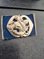 baret embleem huzaren van sytzama, Verzamelen, Militaria | Algemeen, Info@dumpshop.nl, Ophalen of Verzenden, Nederland, Gebruikt
