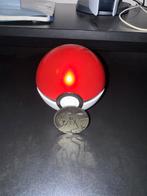 Pokemon Poké ball tin met Pikachu munt, Verzenden, Zo goed als nieuw, Losse kaart, Foil